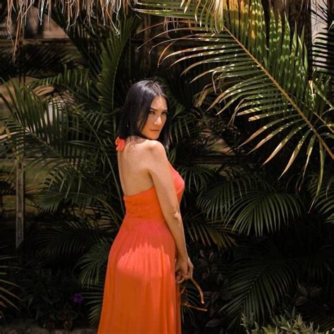 10 Hot Sexy Kiki Amalia Bikini Pics