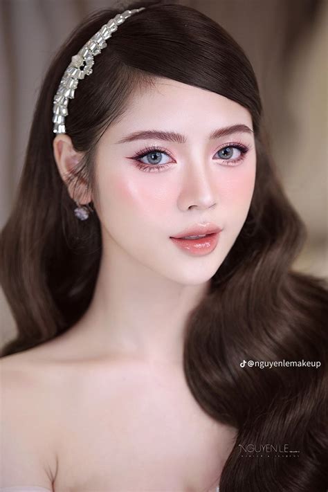 Mari menonton film panas Let s watch a hot movie Chuyên gia trang điểm Ý tưởng trang điểm