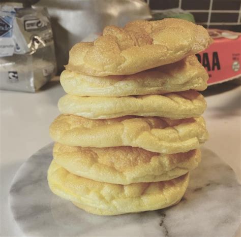 The Internet's newest food obsession is "cloud bread" - HelloGigglesHelloGiggles