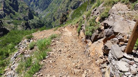 Pico do Arieiro Trail Running Tour | 2MADEIRA.COM