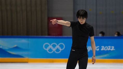 Hanyu Yuzuru practices morning after shocking Olympic short program