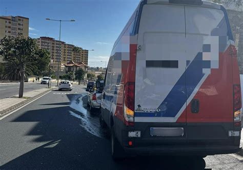 Tres vehículos implicados en un accidente en Cruz de Piedra Canarias7