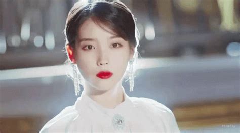 Iu Hotel Del Luna GIF - Iu Hotel Del Luna - Discover & Share GIFs