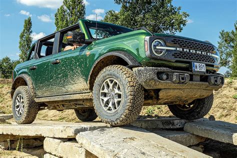 Ford Bronco Vi Badlands Ecoboost Km Terenowy Skrzynia