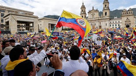 Miles De Personas Protestan En Colombia Contra Las Reformas Del