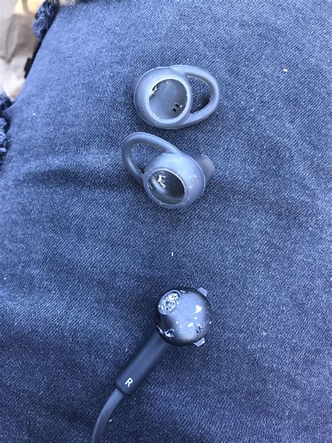 What The Fuck Is This In My Earphones R Headphones