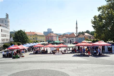 Otvoren Me Unarodni Sajam P Elarstva Medana Tuzla Foto Tuzla L Ve