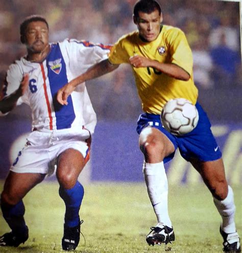 Antonio Ubilla On Twitter Luis Capurro Marca A Rivaldo En Estadio