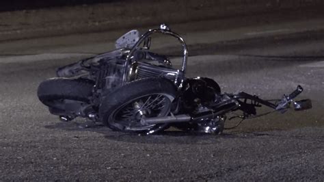 Motorcyclist Injured In Hit And Run Crash With Red Light Runner Woai