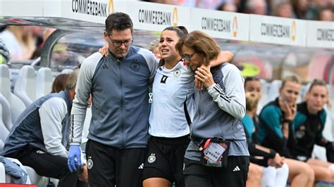 Dfb Team Lena Oberdorf Spricht Ber Karriereende Mit Psychologen