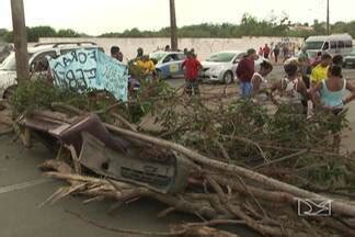 JMTV 2ª Edição Moradores do Alto da Esperança interditaram a Av dos