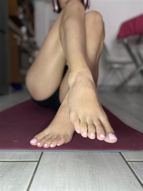 Which Toe Would You Start Sucking First Nudes VerifiedFeet NUDE PICS ORG