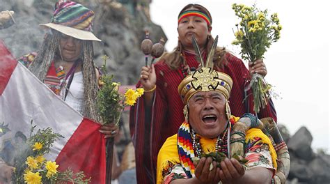 Chamanes de Perú piden a la Pachamama que acabe la pandemia El Comercio