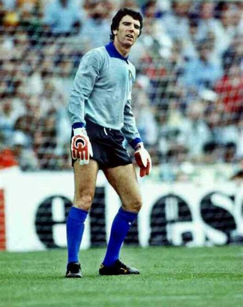 Italian goalkeeper and captain Dino Zoff at the 1982 World Cup Finals ...