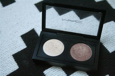 Esme & Rhiannon: MAC EYESHADOW DUO: NYLON & WOODWINKED