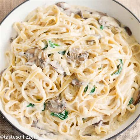 Fettuccini With Mushroom Alfredo Sauce {easy Dinner Recipe}