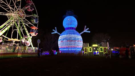 Glow Big Or Glow Home New Synchronized Holiday Light Show Comes To