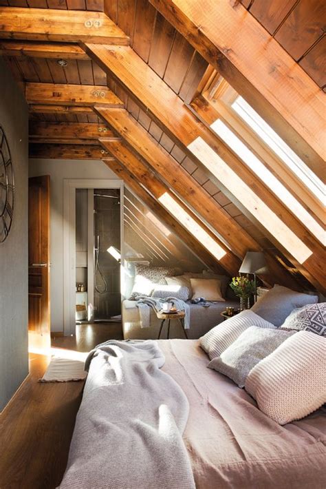 Comfortable Attic Bedroom That You Can Apply to Your House ...