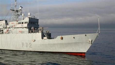 Dos Buques Rusos De Guerra Navegan Frente A La Costa Gallega