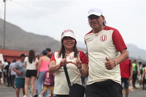 Imágenes previas al clásico del fútbol peruano entre Universitario y