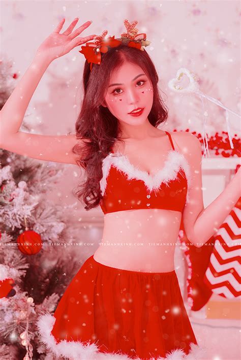 Bỏ túi bí kíp tạo dáng chụp ảnh với cây thông Noel tại Bình Dương HOT nhất 2022 Tiệm Ảnh Xinh