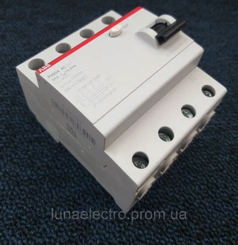 Дифференциальное реле (УЗО) ABB FH204 AC-25A/0.03 25A 4P 30mA 6kA ...