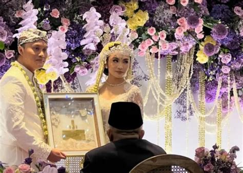 Potret Bahagia Momen Akad Nikah Rizky Febian Dan Mahalini Menawan