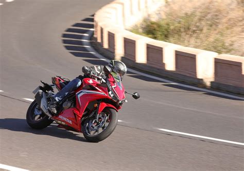 Prova Honda CB500F E CBR500R 2019 TEST Naked O Carenata Divertimento Assicurato Prove Moto It