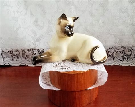 Vintage John Beswick Ltd Figurine Siamese Cat Marked 1558 England 1970