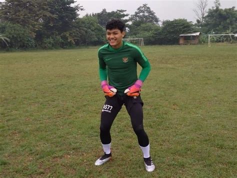 Kompetisi Libur Kiper Psms Dan Timnas Ini Rutih Latihan Dan Berjemur