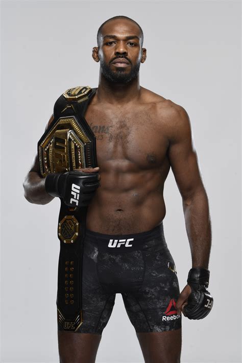 Jon Jones ate 5,000 calories a day for UFC heavyweight move