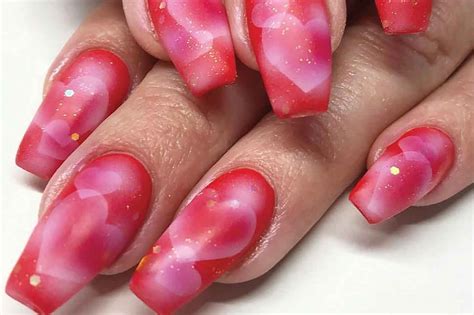 9 Adorable Valentine Nail Looks To Try Stylespeak