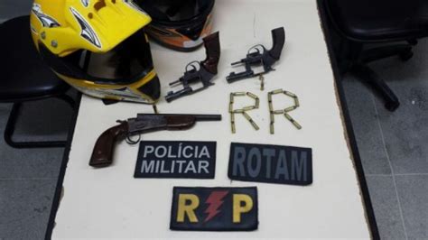 2º BPM detém suspeitos armas e moto roubada em Campina Grande