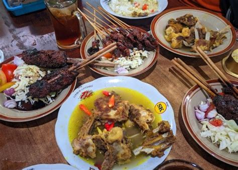 Menilik Rekomendasi Kuliner Presiden Jokowi Sate Kere Khas Solo Yang