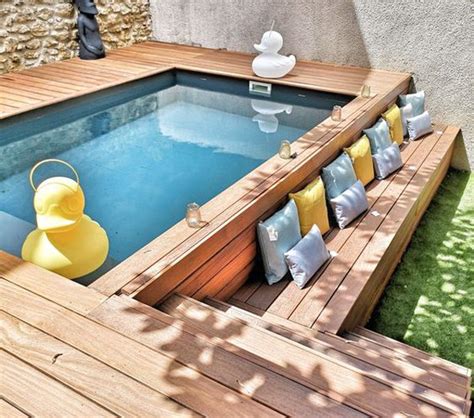 DIY Pool Deck | Housetodecor.com