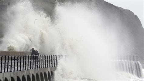 Tempesta Ciaran Vittime E Danni In Europa In Italia Martoriata La