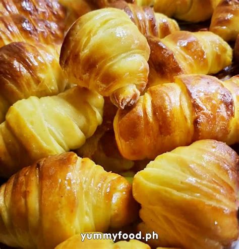 French Croissant Bread Croissants Bread Recipe Yummy Food Ph