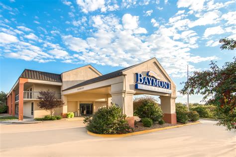 Baymont by Wyndham Topeka | Topeka, KS Hotels
