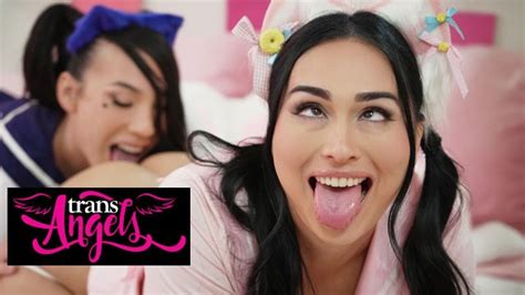 Lesbian Kawaii Streamers Go Wild Transangels