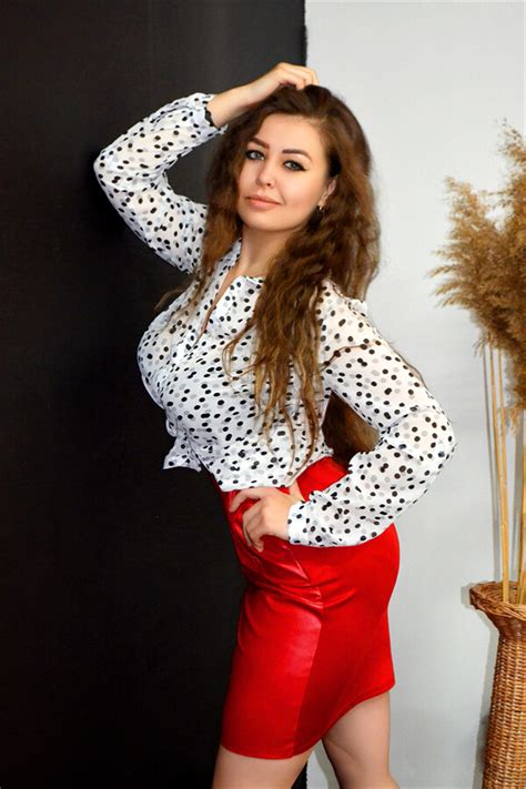 Beautiful Aleksandra 25 Y O From Nikolaev With Light Brown Hair ID