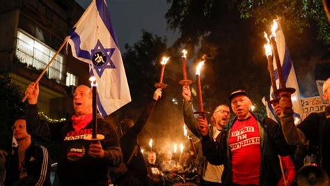 Tausende Menschen Demonstrieren In Tel Aviv Gegen Neue Regierung