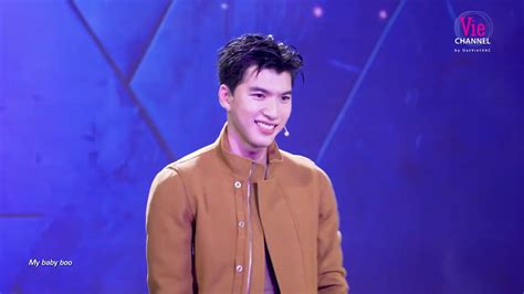 HIEUTHUHAI lộ biểu cảm thú vị khi nghe tên bạn gái hot girl xuất hiện trên sân khấu