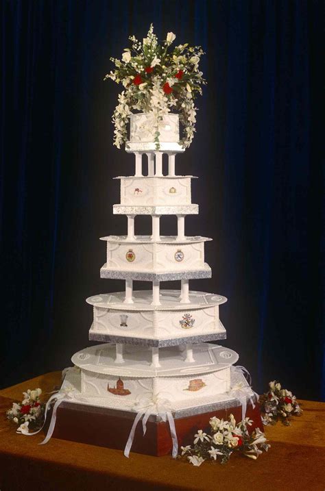 Princess Diana and Prince Charles' Wedding Cake Gets Auction