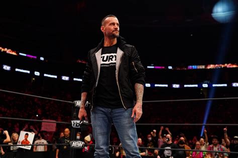 CM Punk Blasts Autograph Chasers, Defends Jumping Into AEW Crowd