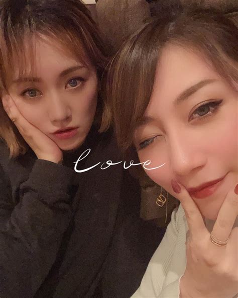 齋藤菜月さんのインスタグラム写真 齋藤菜月instagram「加工をあまり好まない私たちですがlove がやりたくて ️ 顔違いすぎ