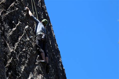 Fotos Gratis Rock Aventuras Acantilado Azul Alpinismo Escalada