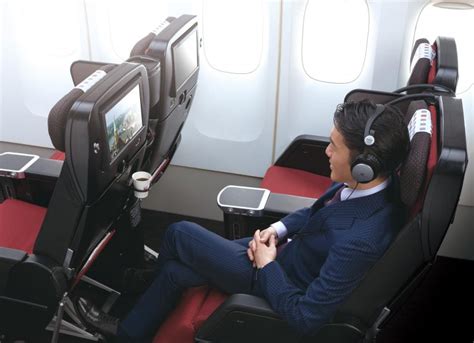 Japan Airlines Enhances Comfort With New Jal Sky Suite On Boeing 787 9