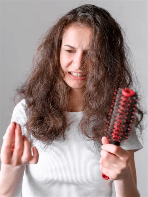 Ways To Stop Hair Fall In Monsoon