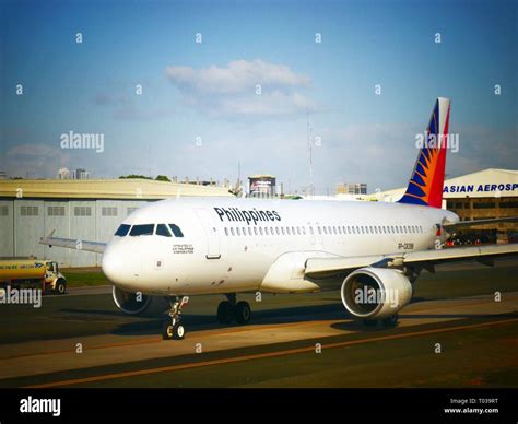 PASAY CITY, PHILIPPINES—MARCH 2016: A Philippine Airlines plane taxiing ...