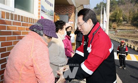 김영록 전남지사 순천 산불진화현장 방문 인명피해 없이 잔불 정리 철저 당부